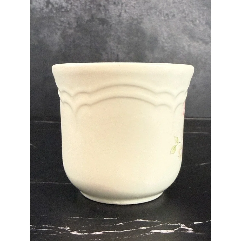Vintage Pfaltzgraff Tea Rose Pattern Tea Cup 1985 Embossed Raised Back Stamp EUC